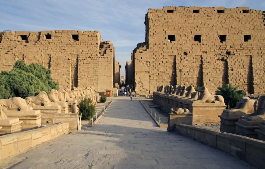 Day trip from Hurghada to Luxor in mini group