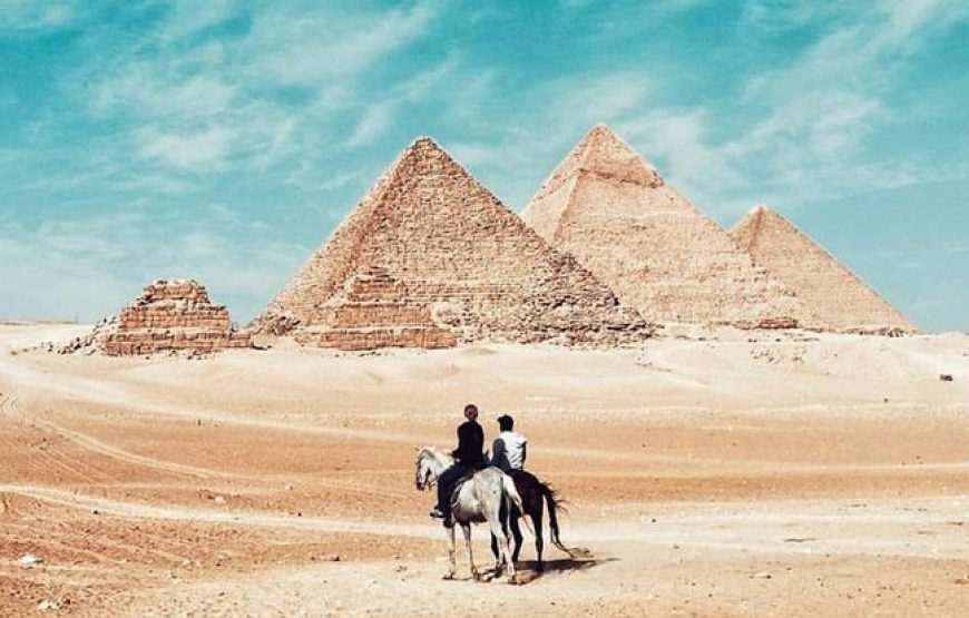 Private Pyramids Tour to Sakkara, Dahshur and Giza