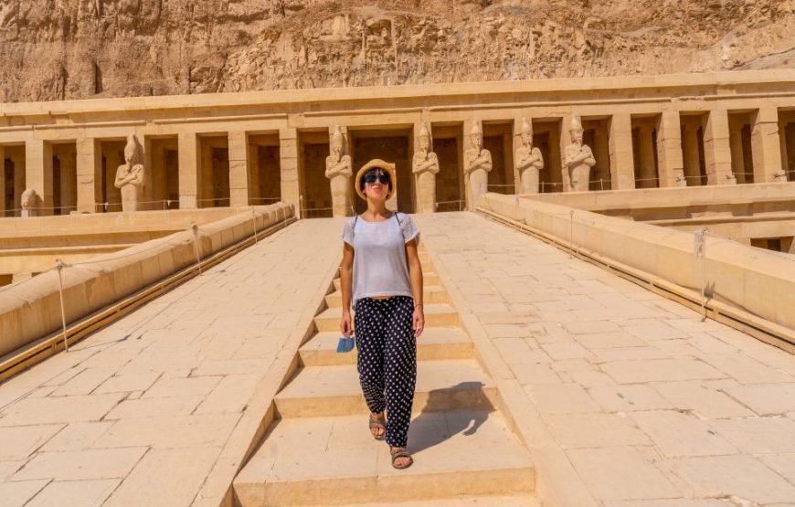 SMALL GROUP DAY TOUR FROM HURGHADA TO LUXOR